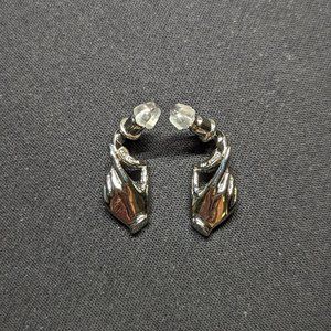 FREE NEW Silver hand studs